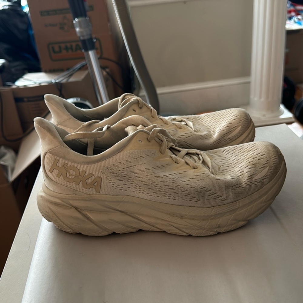 Hoka Clifton 9